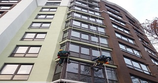 Установка крыши на балкон Добрянка цена от 1049 руб. м/2.