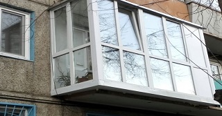 Остекление с выносом под ключ Добрянка, цена от 2621 руб.